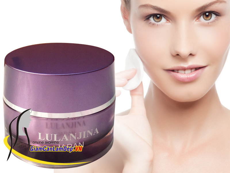 Kem dưỡng trắng da Lulanjina Whitening Hebetic Cream Nhật Bản có thể dùng làm phấn nền khi trang điểm.