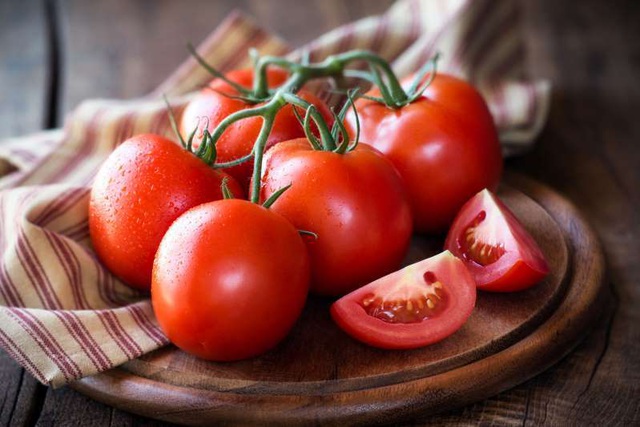 Cà chua là thực phẩm có chứa hàm lượng chất chống oxy cao cùng lượng nước dồi dào