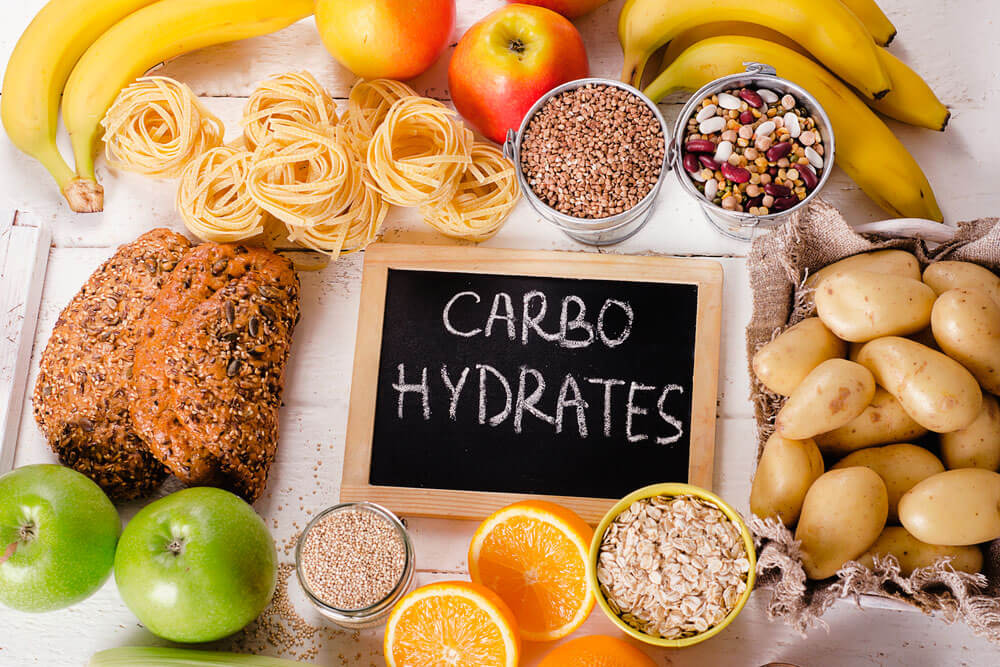 Carbohydrate là nhóm thực phẩm thiết yếu khi bạn đang không biết ăn gì giảm mỡ bụng hiệu quả