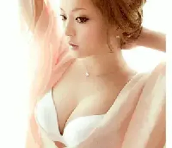 Cách đơn giản làm ngực nở nang căng tròn