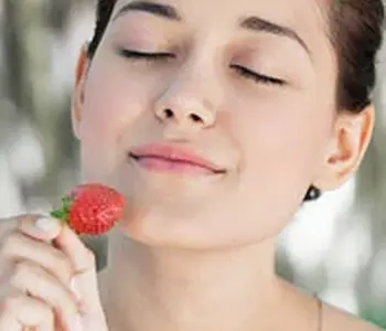 Trị nám đơn giản với viên uống L.C.E.