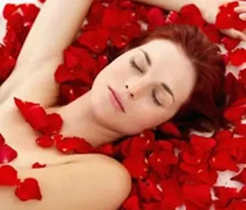 Làm Đẹp Từ Nước Hoa Hồng