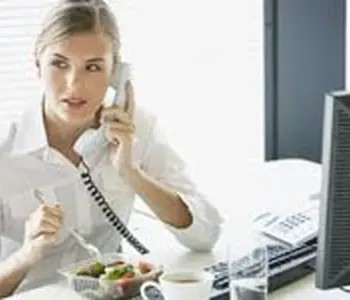 Tuyệt chiêu giữ dáng đẹp cho những cô nàng công sở