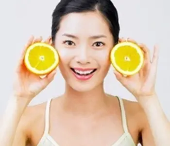 Vitamin C bí quyết ngăn ngừa vết nhăn