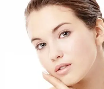 Trị tận gốc nám, tàn nhang và đốm nâu nhờ viên uống LCE