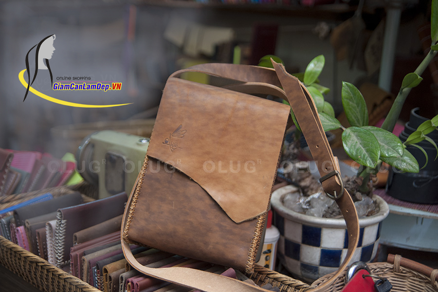 Túi xách đeo chéo làm từ da thật OLUG được bảo hành miễn phí trọn đời