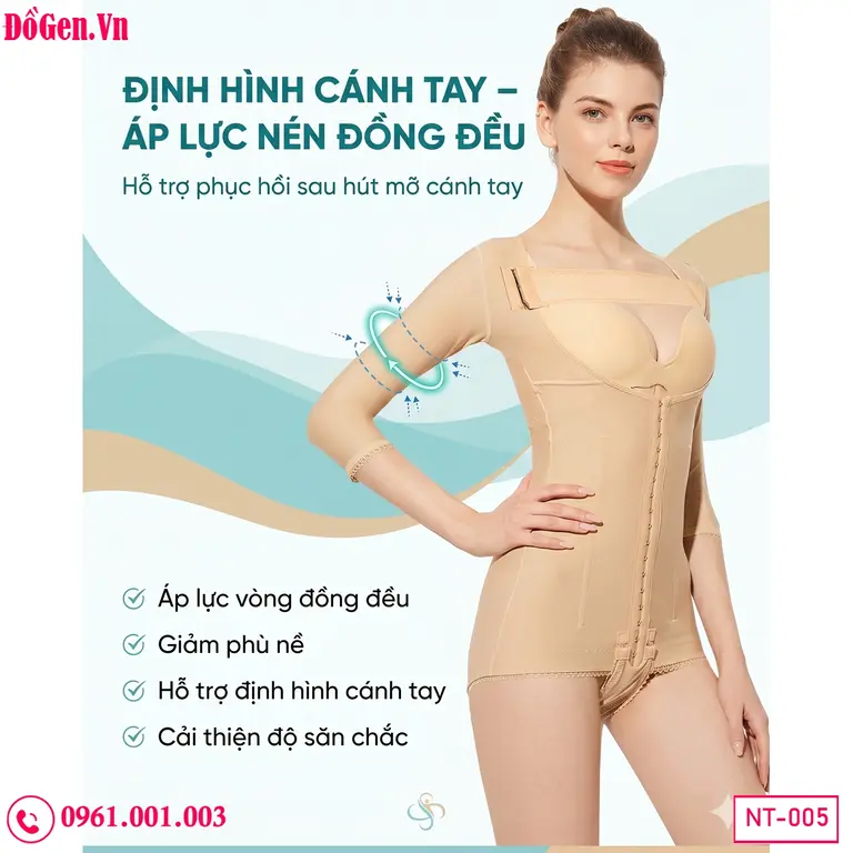Gen body có móc đáy tiện lợi khi sử dụng hàng ngày